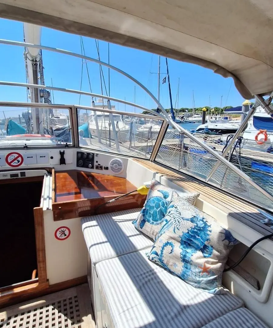 Velero Vagamares En Punta Umbria Hotel Botel