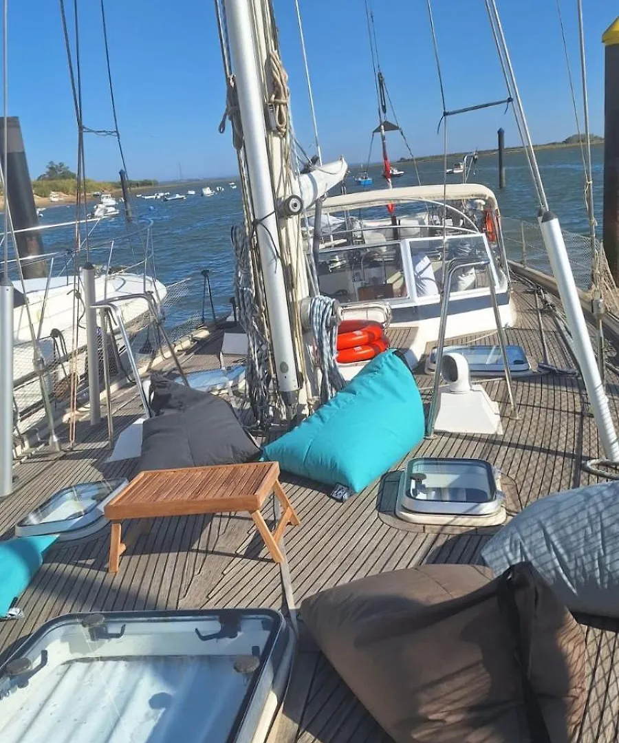 Botel Velero Vagamares En Punta Umbria Hotel